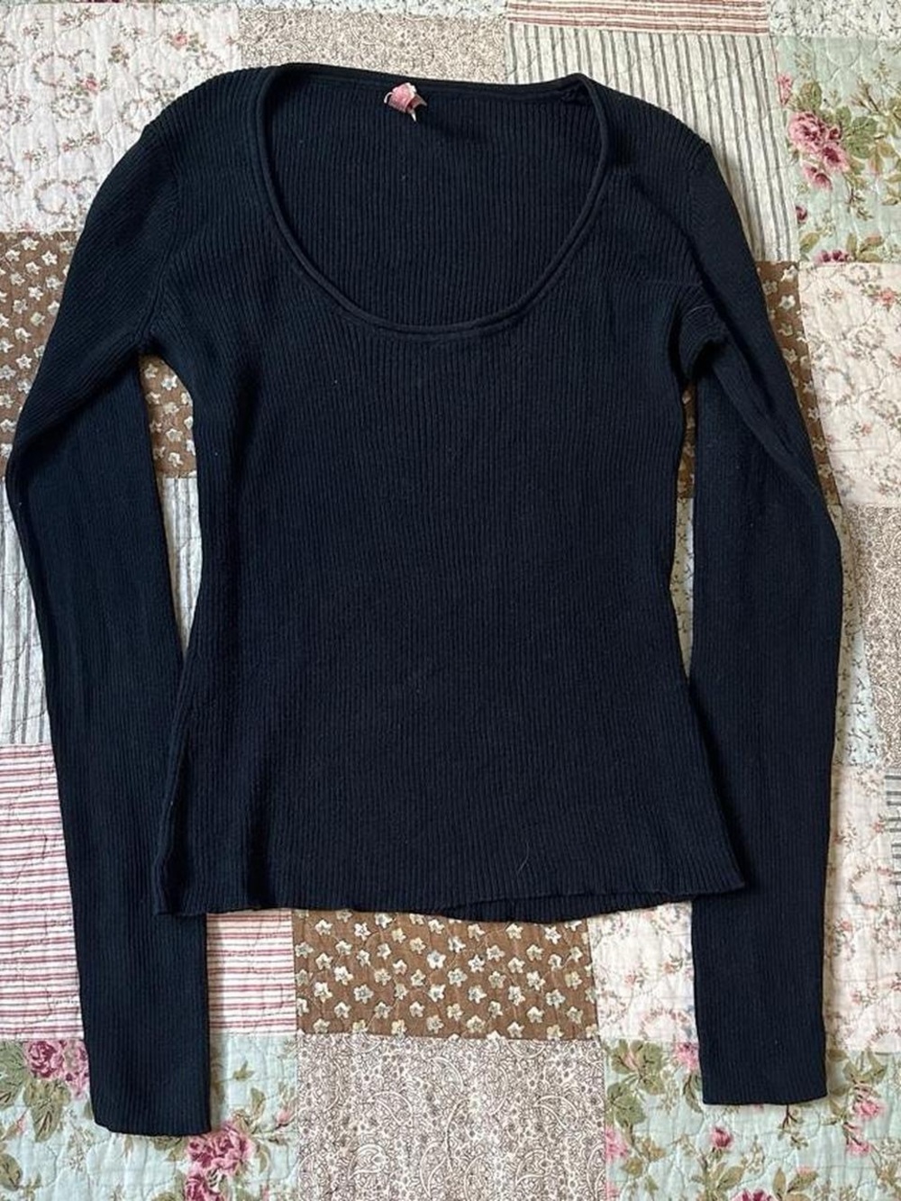 Derek Heart basic black ribbed fitted long sleeve